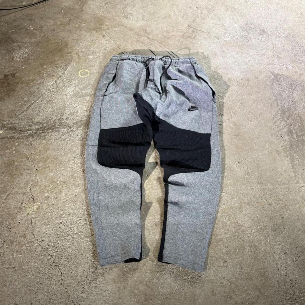 Y2K Nike Gray & Black Colorblock Sweatpants